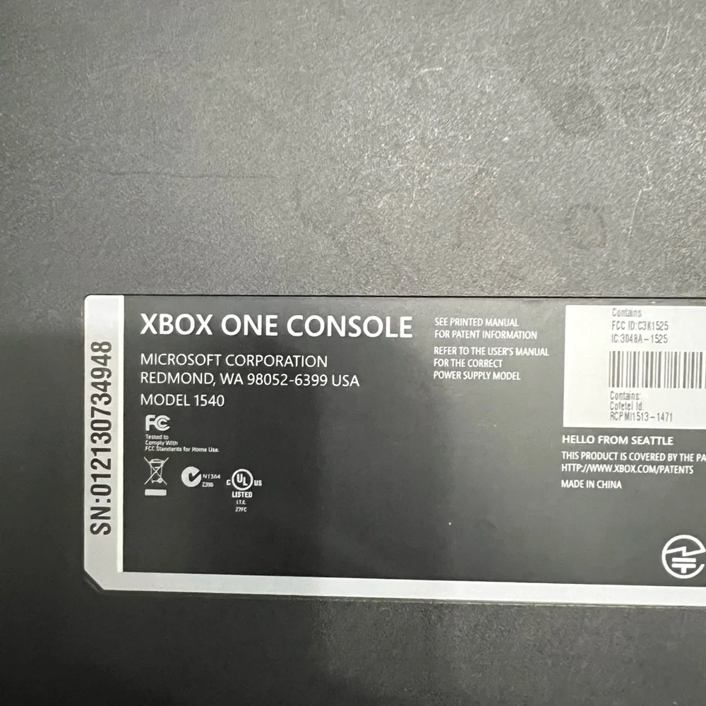 Xbox One Kinect bundle with one controller